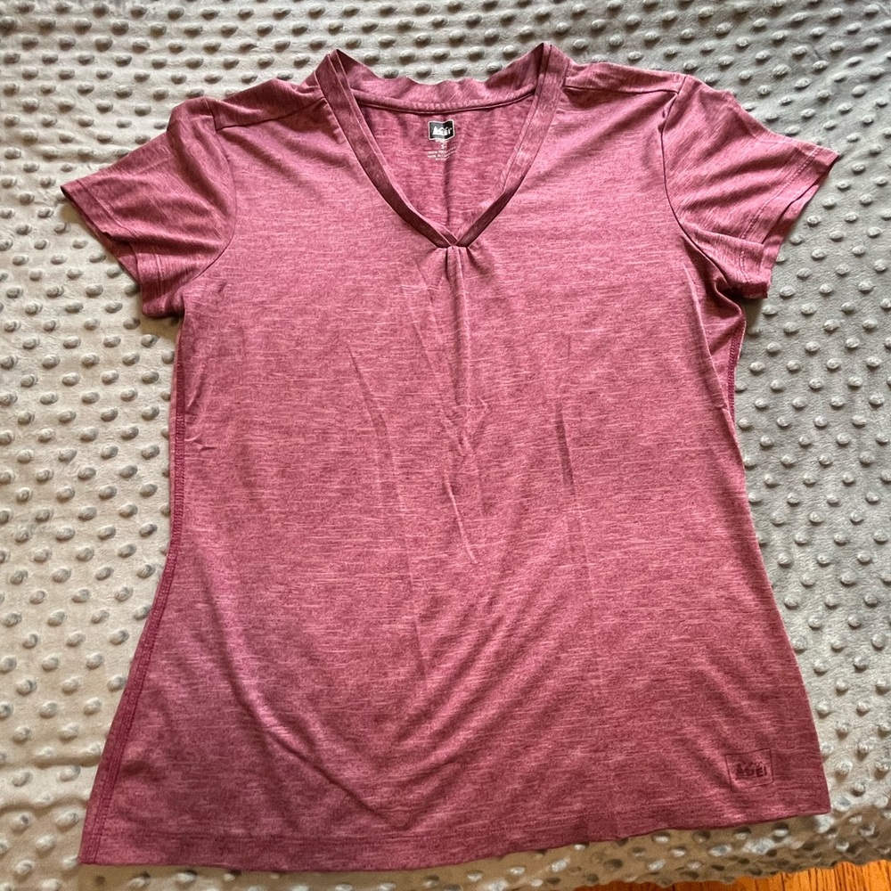 REI short sleeved athletic shorts, size sm